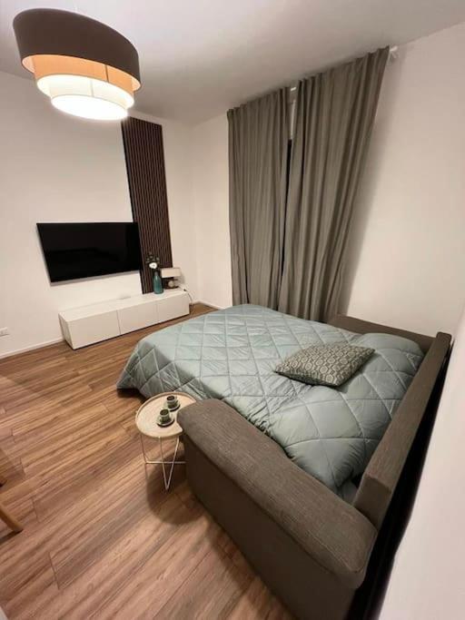 Soleo Guesthouse Монца Екстер'єр фото